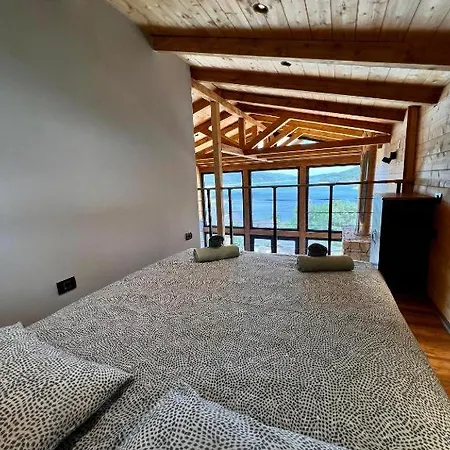 Villa Mount Log *